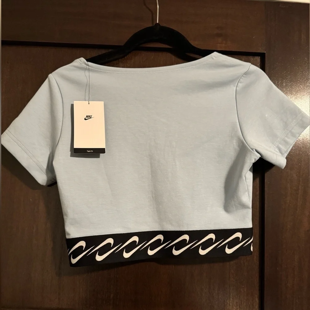 Nike Essential Crop Short Sleeve